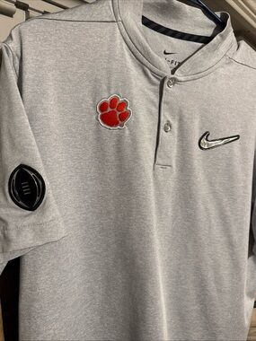 NIKE DRI FIT MENS MEDIUM CLEMSON FOOTBALL LIMITED PLAYOFF TEAM ISSUED POLO NWOT